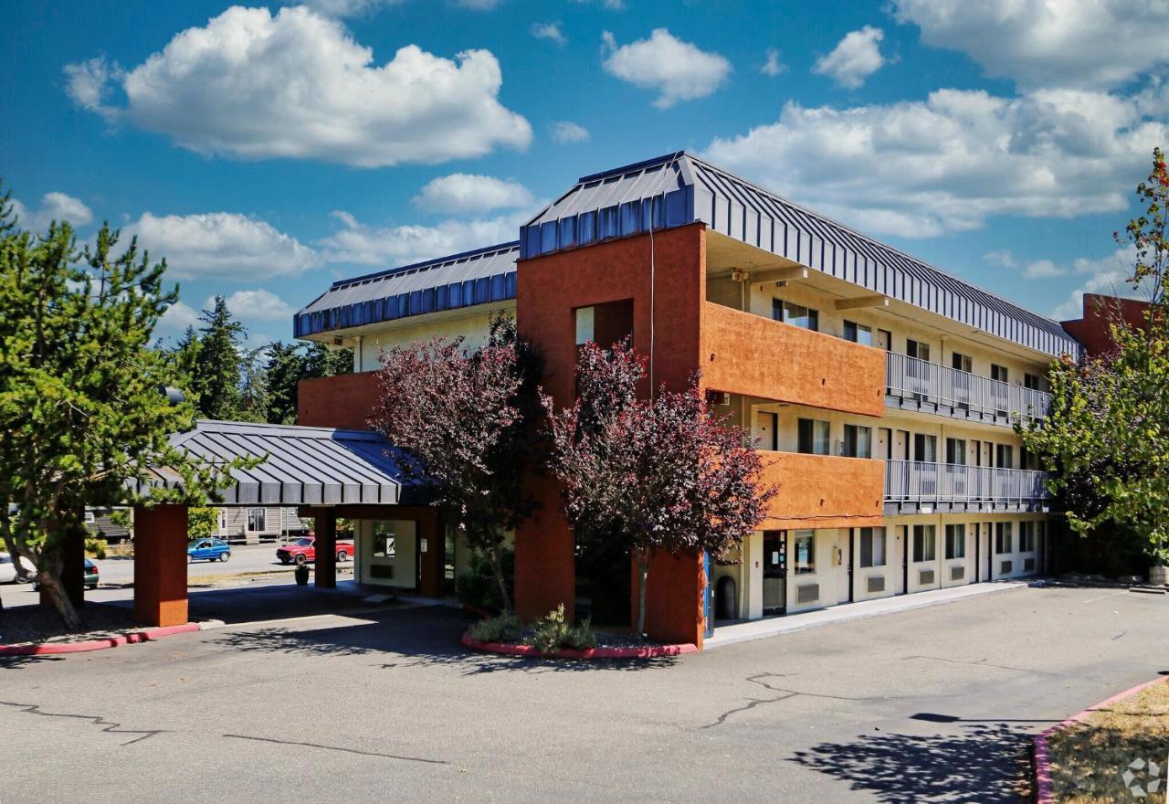 Olympic Inn & Suites Port Angeles Exterior photo